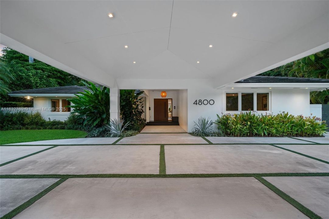 En Venta: $7,500,000 (4 camas, 3 baños, 3180 Pies cuadrados)