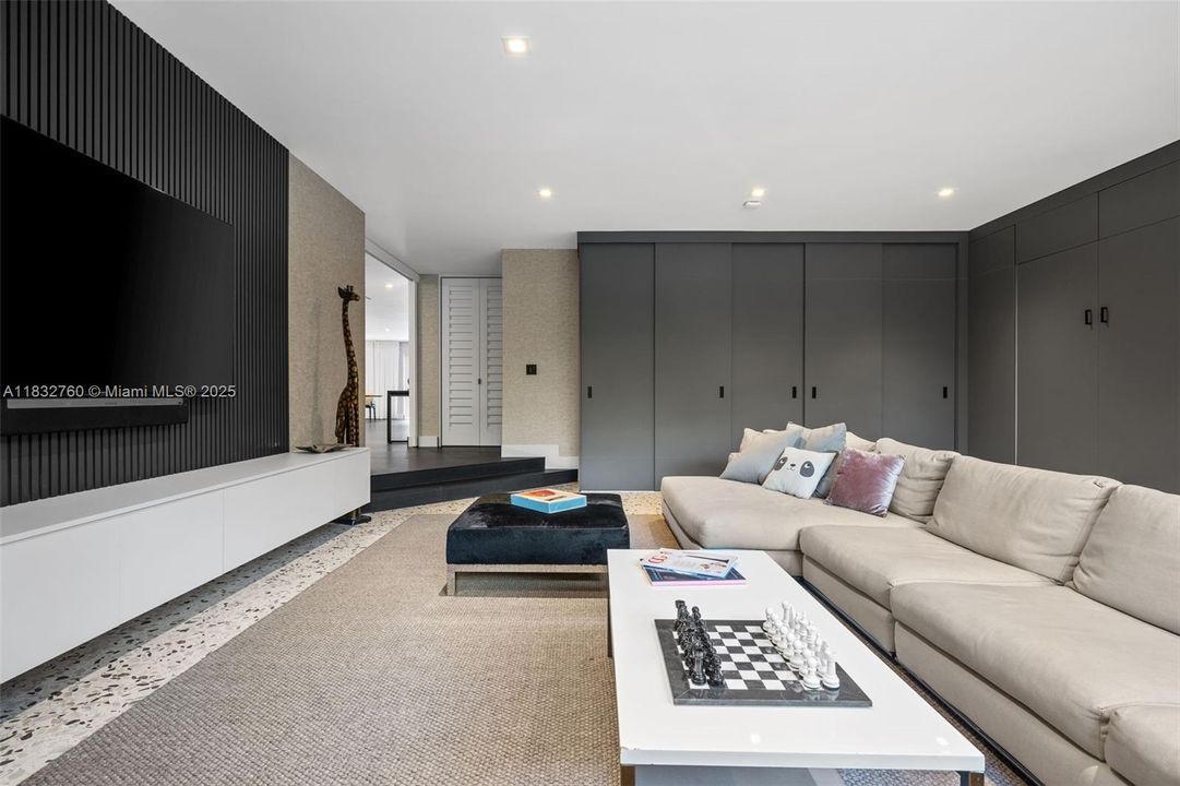 En Venta: $7,500,000 (4 camas, 3 baños, 3180 Pies cuadrados)