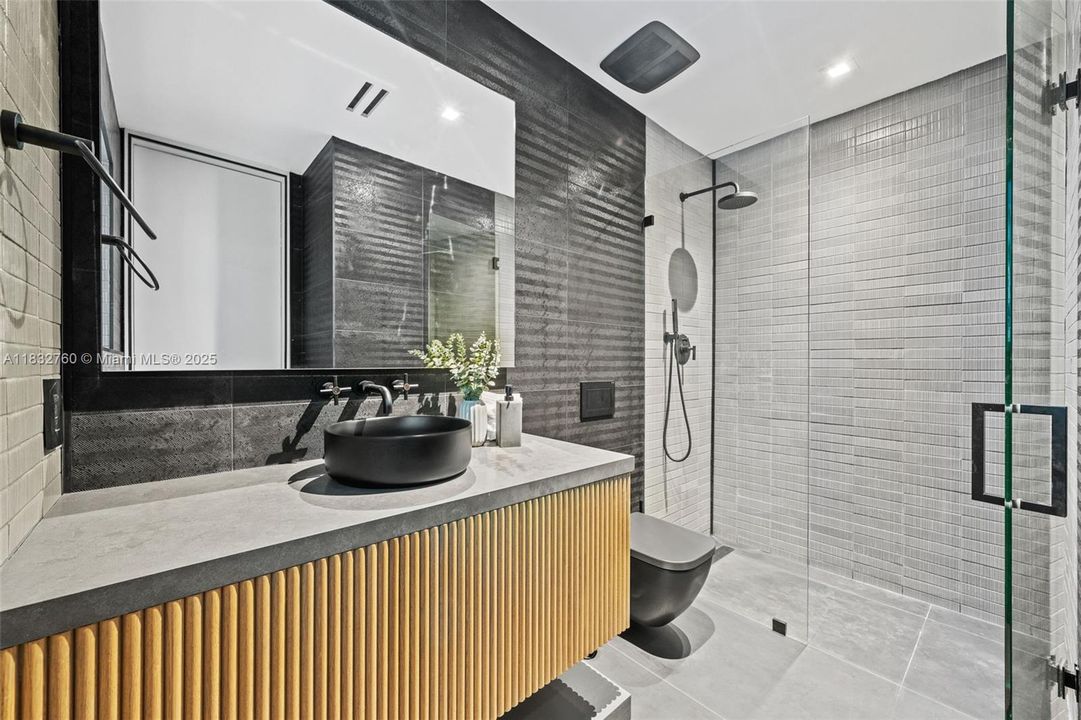 En Venta: $7,500,000 (4 camas, 3 baños, 3180 Pies cuadrados)