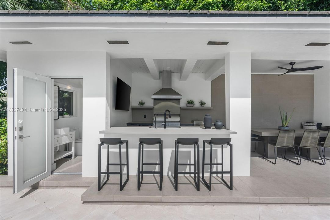 En Venta: $7,500,000 (4 camas, 3 baños, 3180 Pies cuadrados)