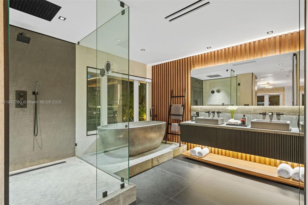 En Venta: $7,500,000 (4 camas, 3 baños, 3180 Pies cuadrados)