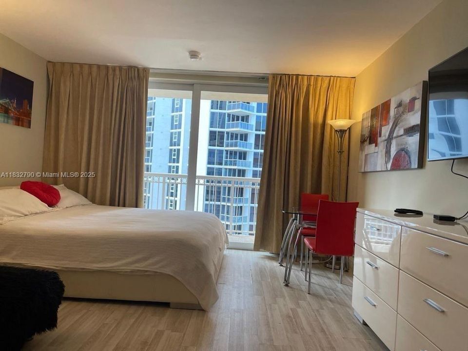 На продажу: $140,000 (0 спален, 1 ванн, 360 Квадратных фут)