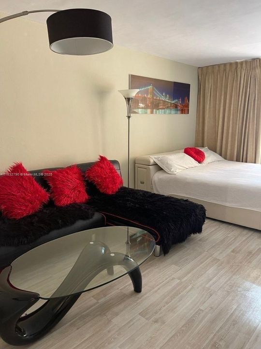 На продажу: $140,000 (0 спален, 1 ванн, 360 Квадратных фут)