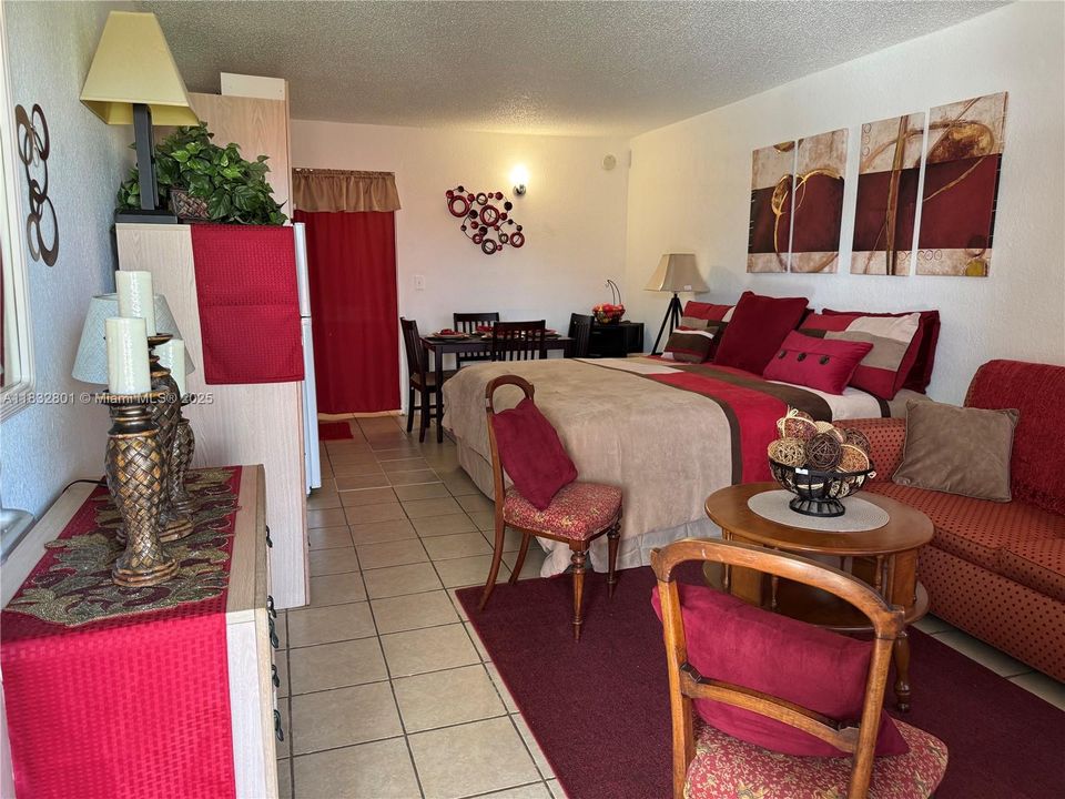 На продажу: $64,000 (1 спален, 1 ванн, 300 Квадратных фут)