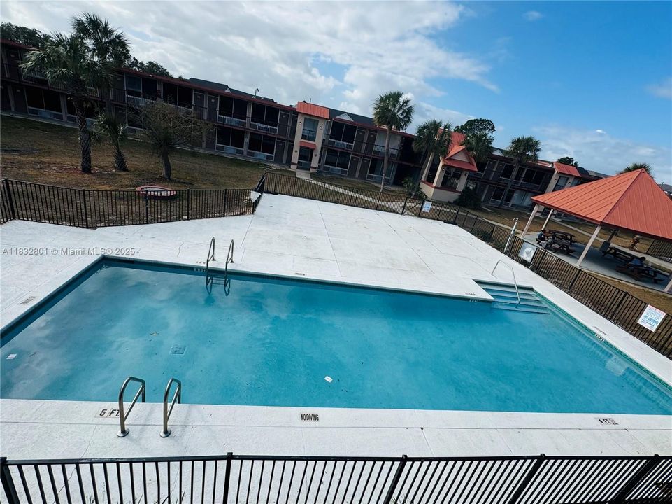 На продажу: $64,000 (1 спален, 1 ванн, 300 Квадратных фут)