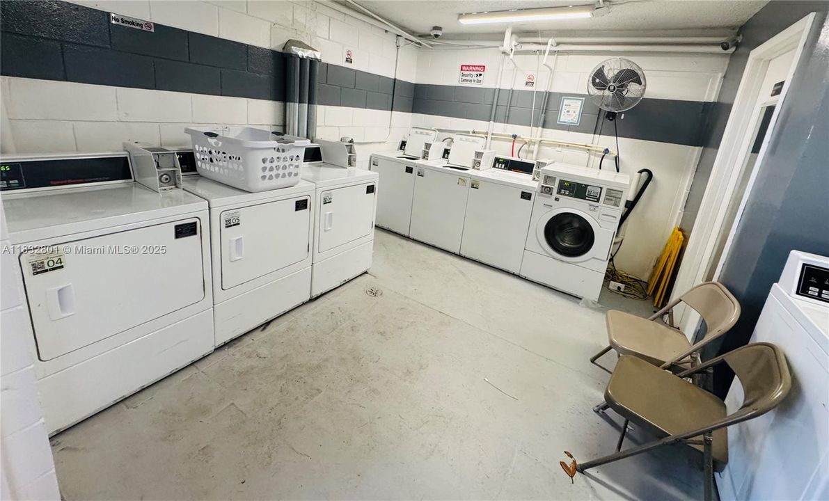 На продажу: $64,000 (1 спален, 1 ванн, 300 Квадратных фут)