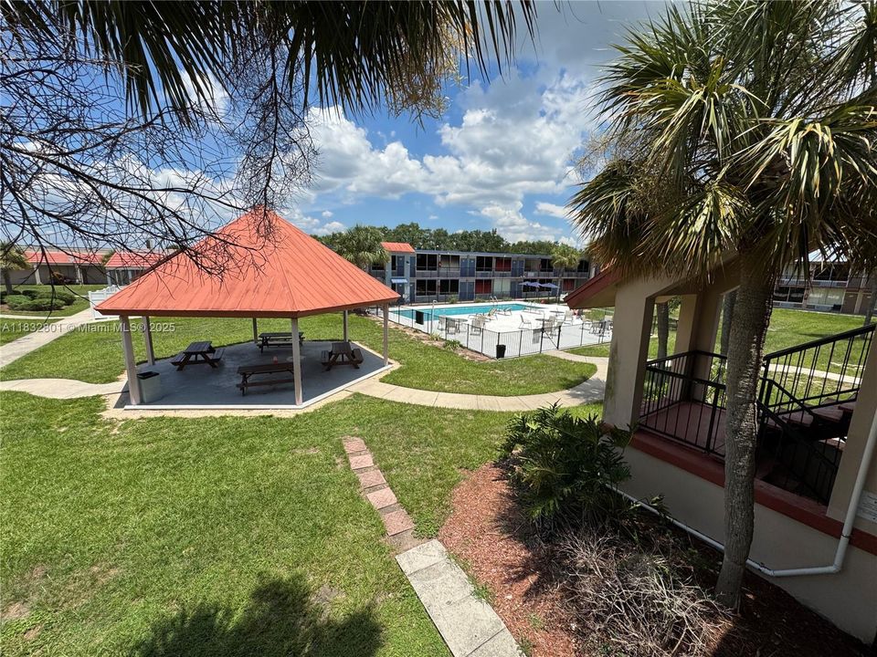 На продажу: $64,000 (1 спален, 1 ванн, 300 Квадратных фут)