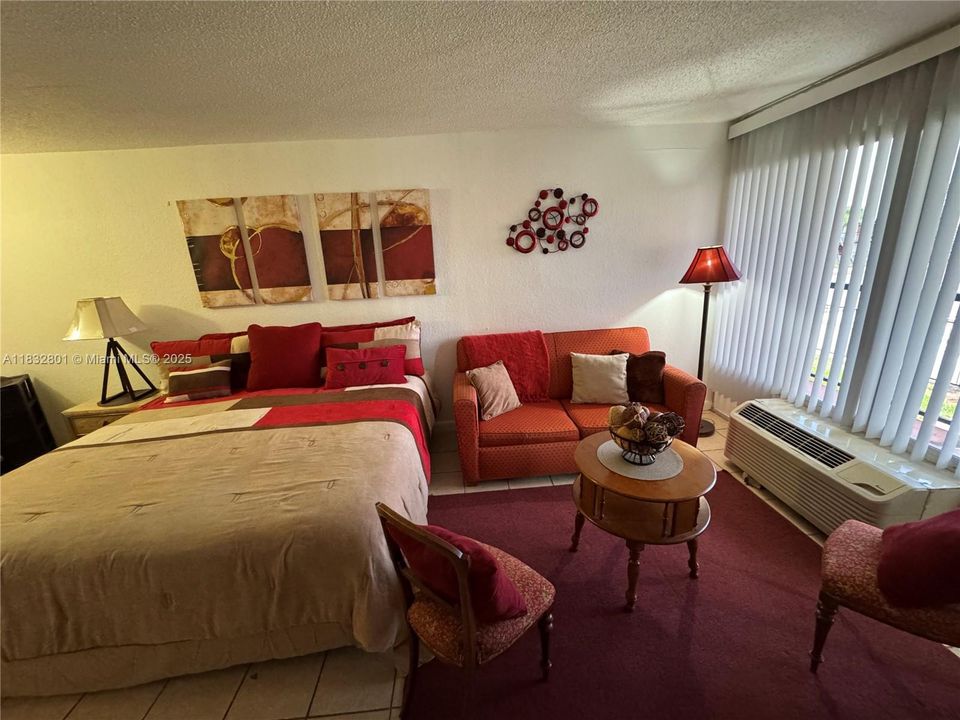 На продажу: $64,000 (1 спален, 1 ванн, 300 Квадратных фут)