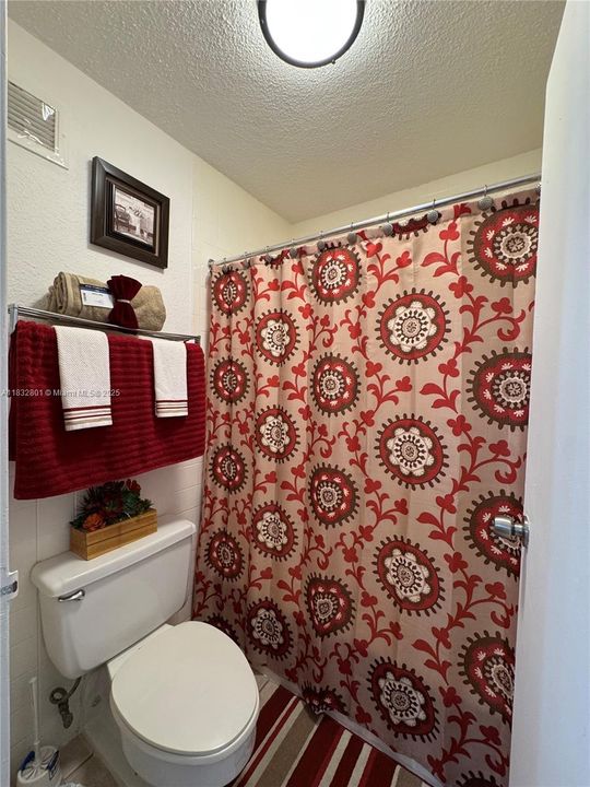 На продажу: $64,000 (1 спален, 1 ванн, 300 Квадратных фут)