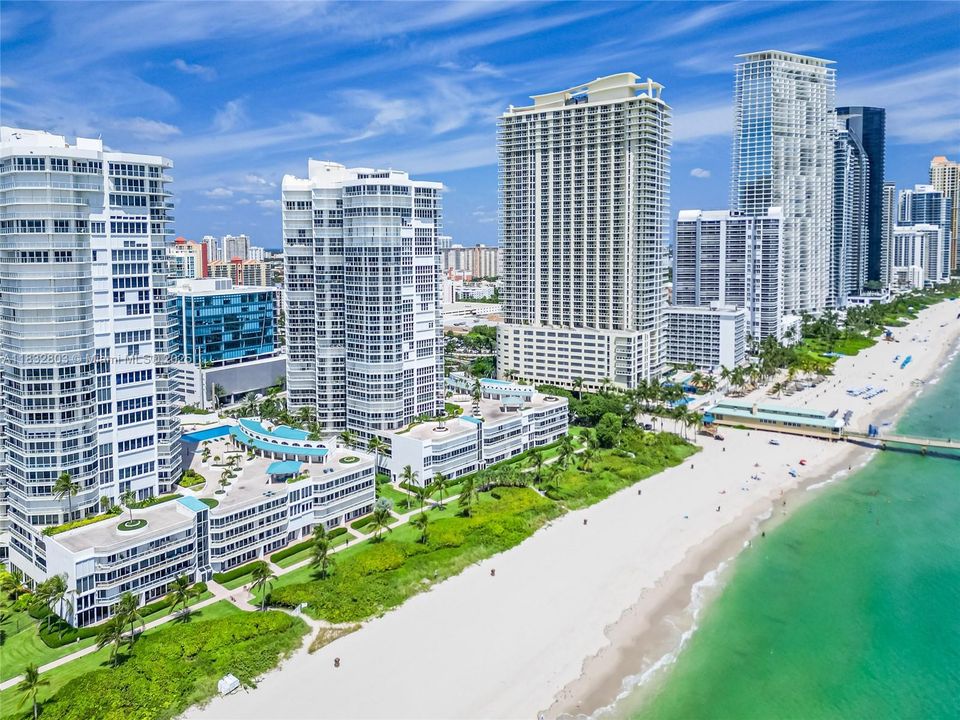 For Rent: $4,300 (1 beds, 2 baths, 1260 Square Feet)