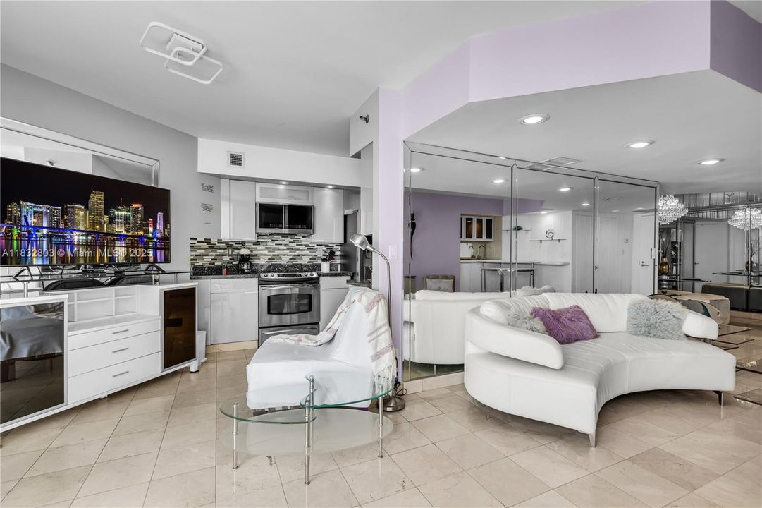 For Rent: $4,300 (1 beds, 2 baths, 1260 Square Feet)