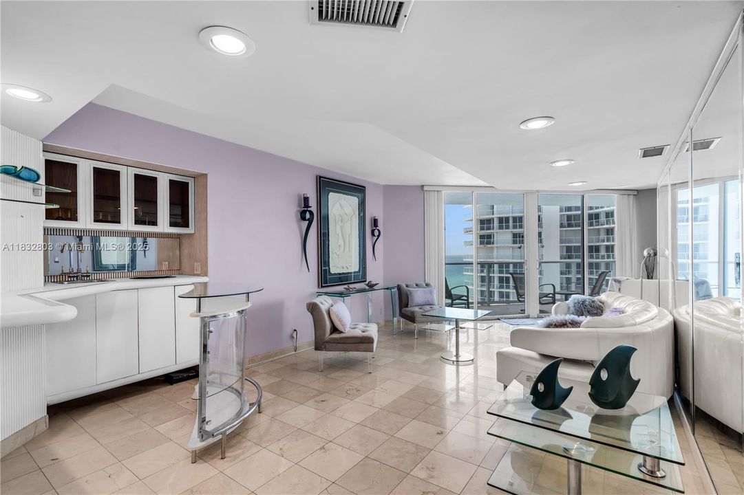 For Rent: $4,300 (1 beds, 2 baths, 1260 Square Feet)
