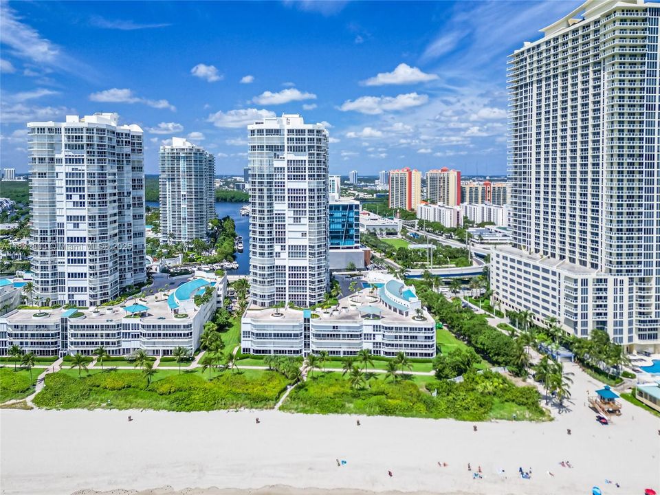 For Rent: $4,300 (1 beds, 2 baths, 1260 Square Feet)