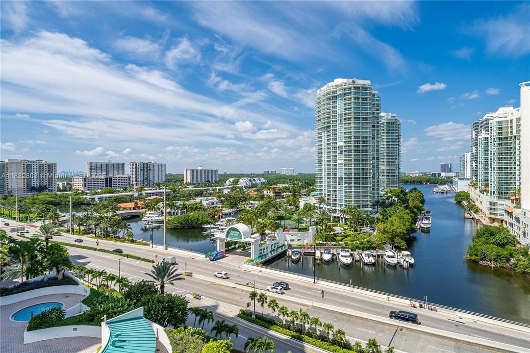 For Rent: $4,300 (1 beds, 2 baths, 1260 Square Feet)