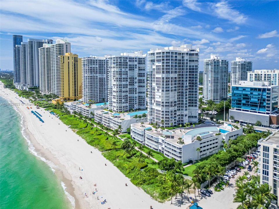 For Rent: $4,300 (1 beds, 2 baths, 1260 Square Feet)