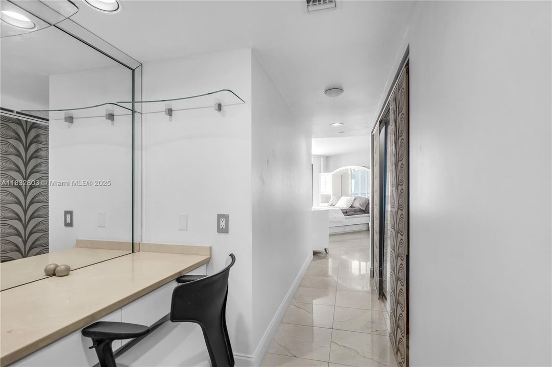 For Rent: $4,300 (1 beds, 2 baths, 1260 Square Feet)