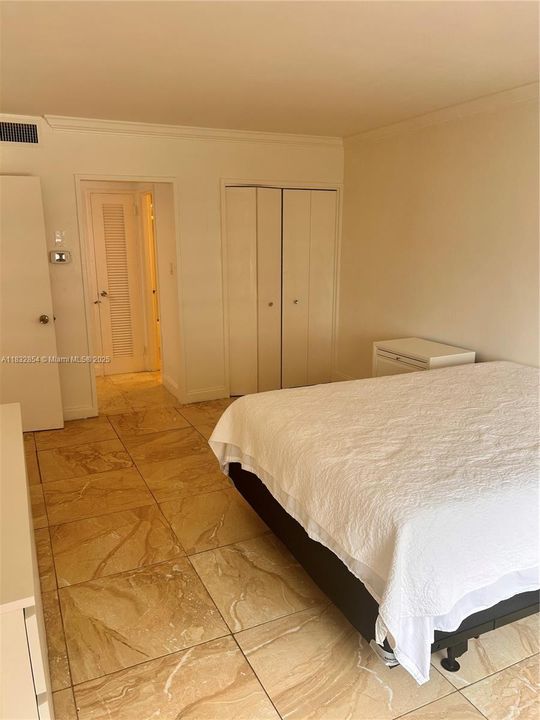 Недавно продано: $540,000 (2 спален, 2 ванн, 1030 Квадратных фут)