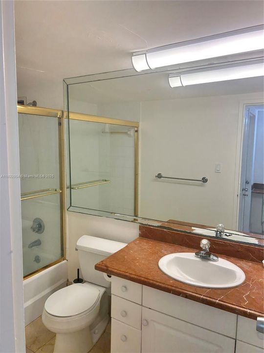 Недавно продано: $540,000 (2 спален, 2 ванн, 1030 Квадратных фут)