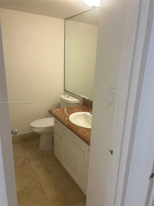 Недавно продано: $540,000 (2 спален, 2 ванн, 1030 Квадратных фут)