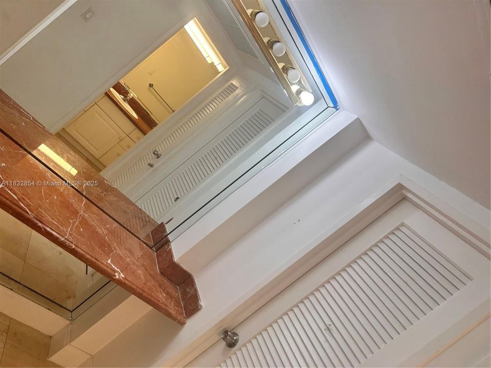 Недавно продано: $540,000 (2 спален, 2 ванн, 1030 Квадратных фут)