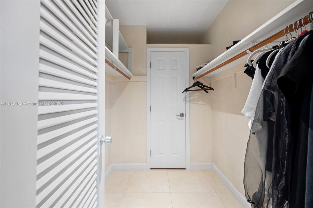 待售: $450,000 (1 贝兹, 1 浴室, 1008 平方英尺)