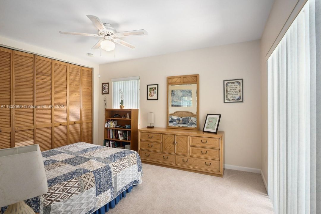 Recently Sold: $1,000,000 (3 beds, 2 baths, 1962 Square Feet)