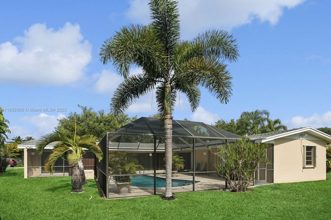 Recently Sold: $1,000,000 (3 beds, 2 baths, 1962 Square Feet)