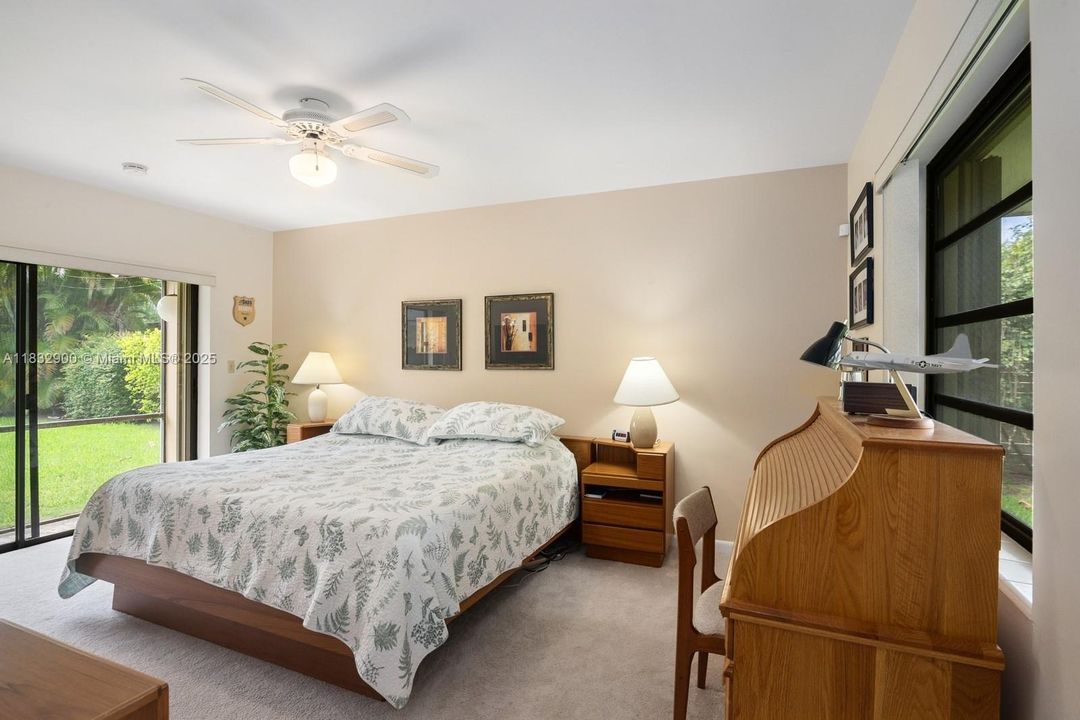 Recently Sold: $1,000,000 (3 beds, 2 baths, 1962 Square Feet)