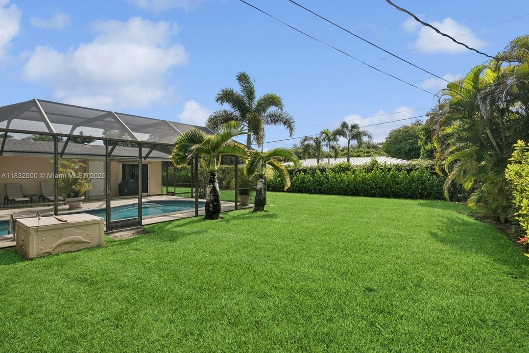 Recently Sold: $1,000,000 (3 beds, 2 baths, 1962 Square Feet)