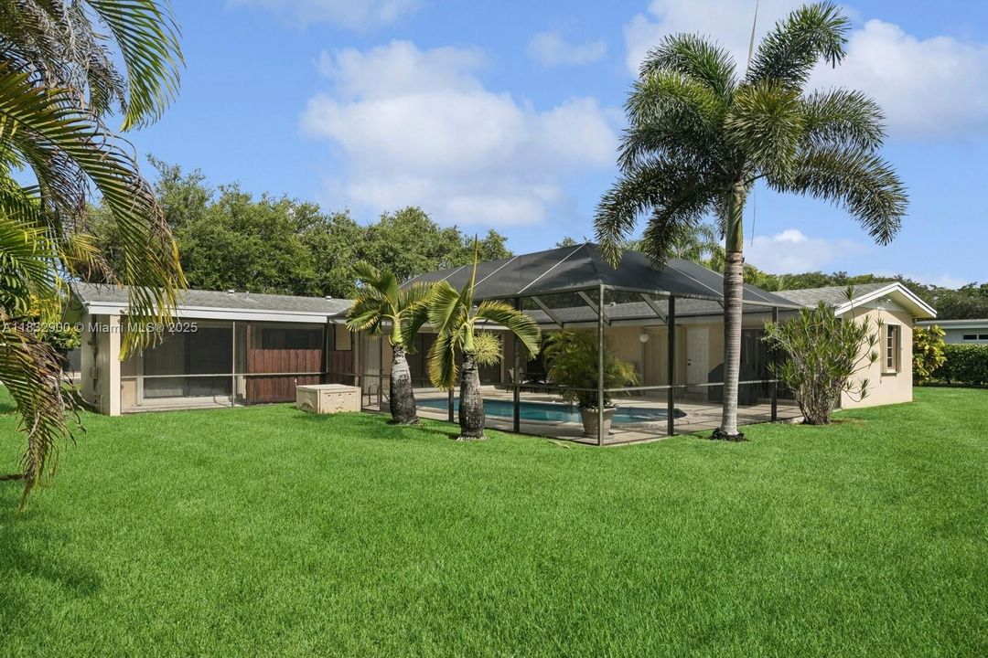 Recently Sold: $1,000,000 (3 beds, 2 baths, 1962 Square Feet)