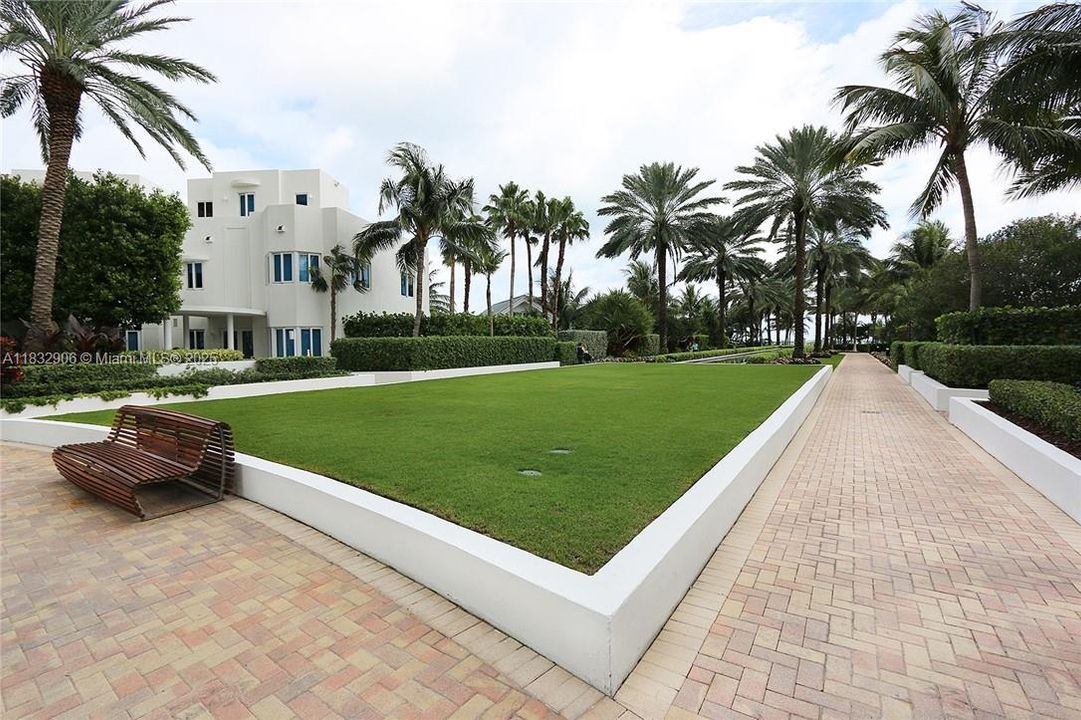 Active With Contract: $18,000 (2 beds, 2 baths, 1591 Square Feet)