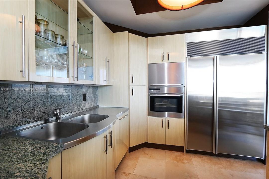 Active With Contract: $18,000 (2 beds, 2 baths, 1591 Square Feet)