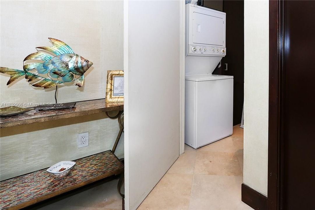 Active With Contract: $18,000 (2 beds, 2 baths, 1591 Square Feet)