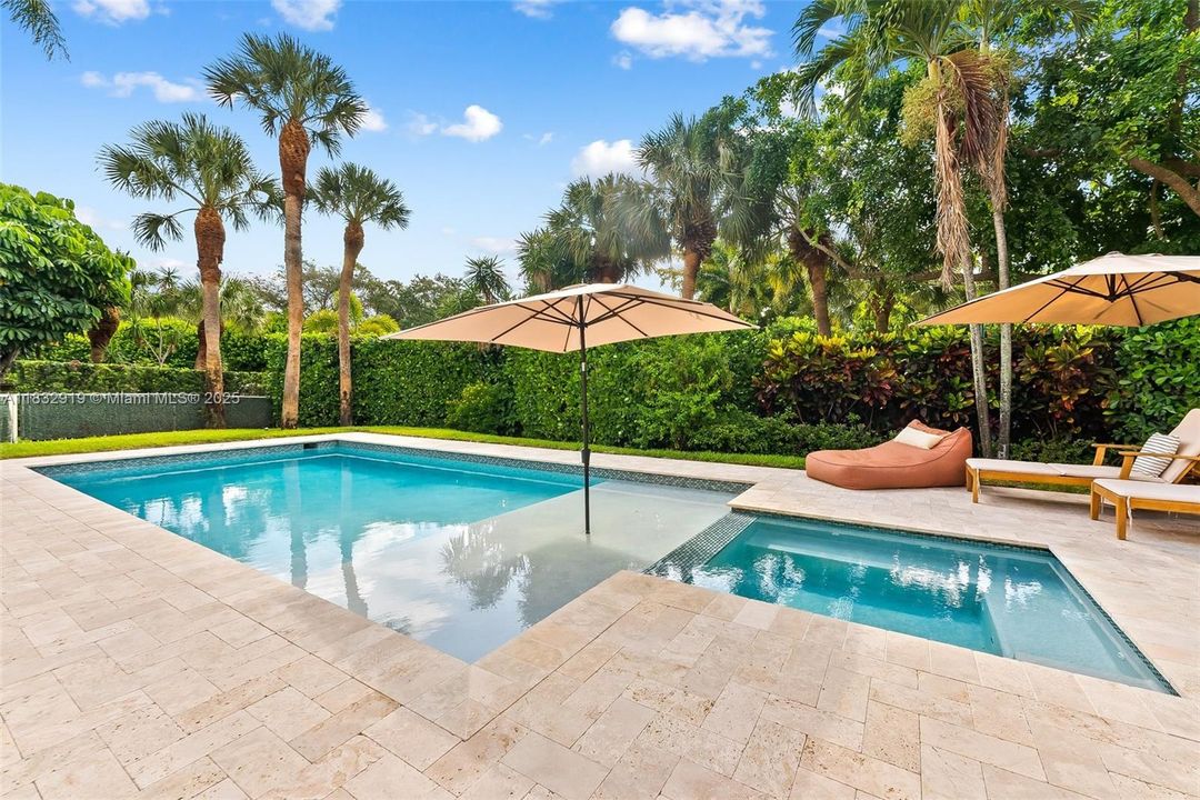 Vendido Recientemente: $799,000 (4 camas, 2 baños, 2264 Pies cuadrados)