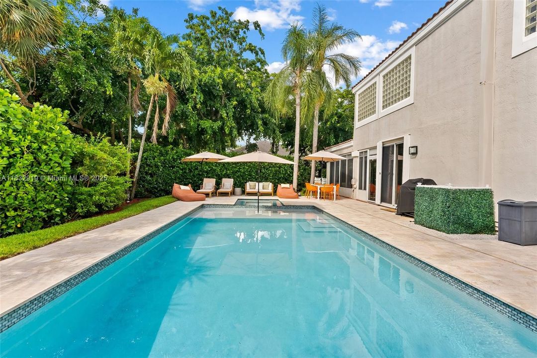 Vendido Recientemente: $799,000 (4 camas, 2 baños, 2264 Pies cuadrados)