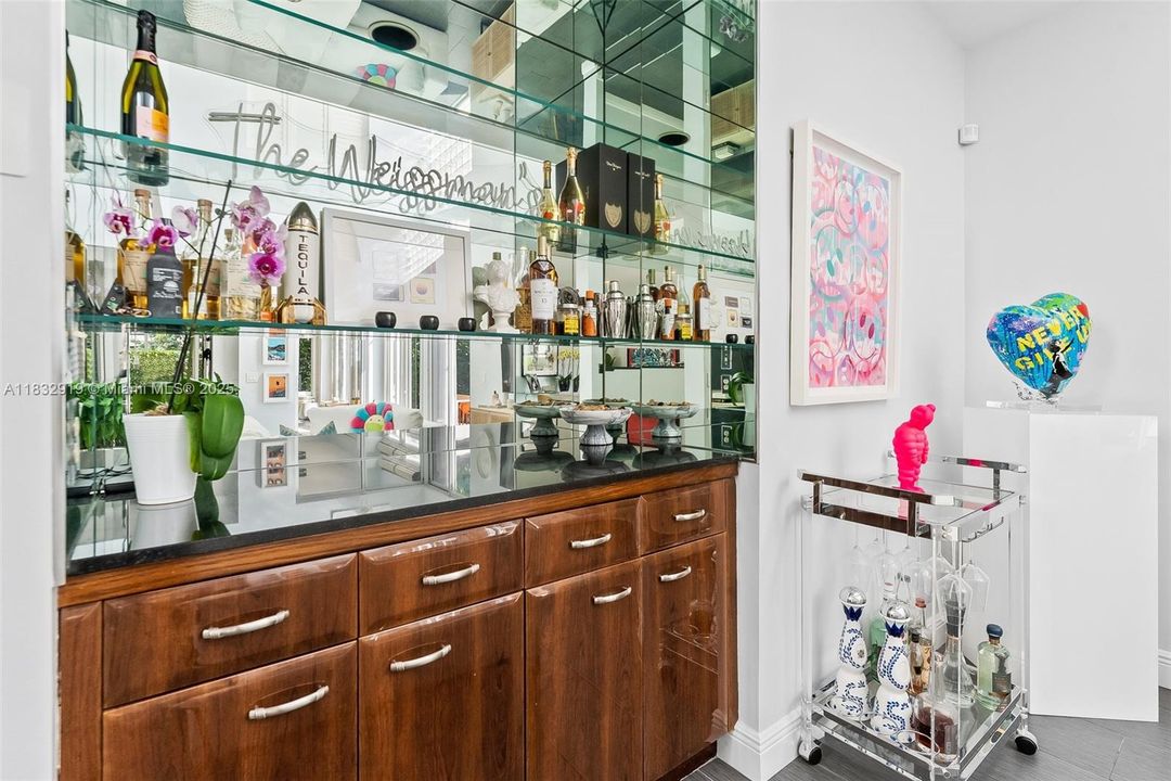 Vendido Recientemente: $799,000 (4 camas, 2 baños, 2264 Pies cuadrados)