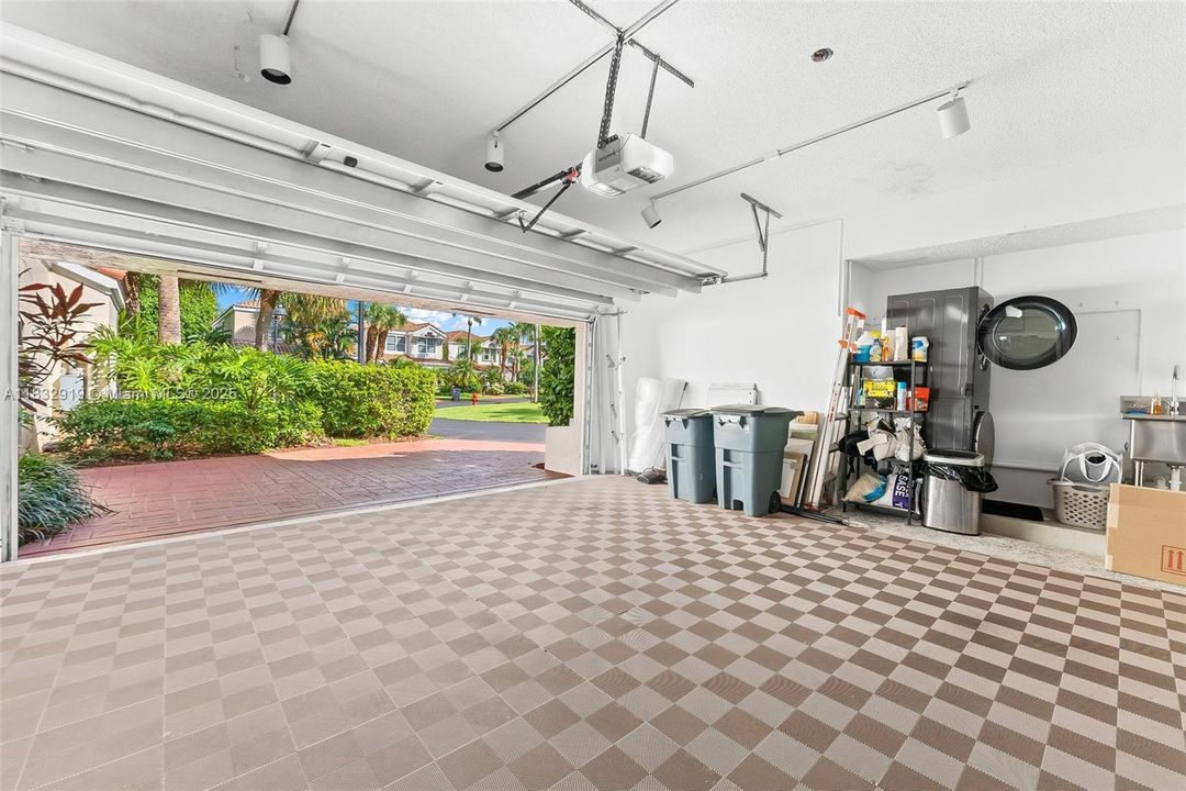 Vendido Recientemente: $799,000 (4 camas, 2 baños, 2264 Pies cuadrados)