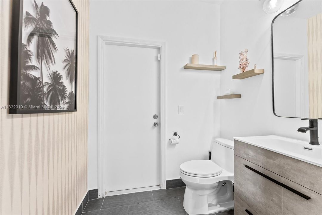 Vendido Recientemente: $799,000 (4 camas, 2 baños, 2264 Pies cuadrados)