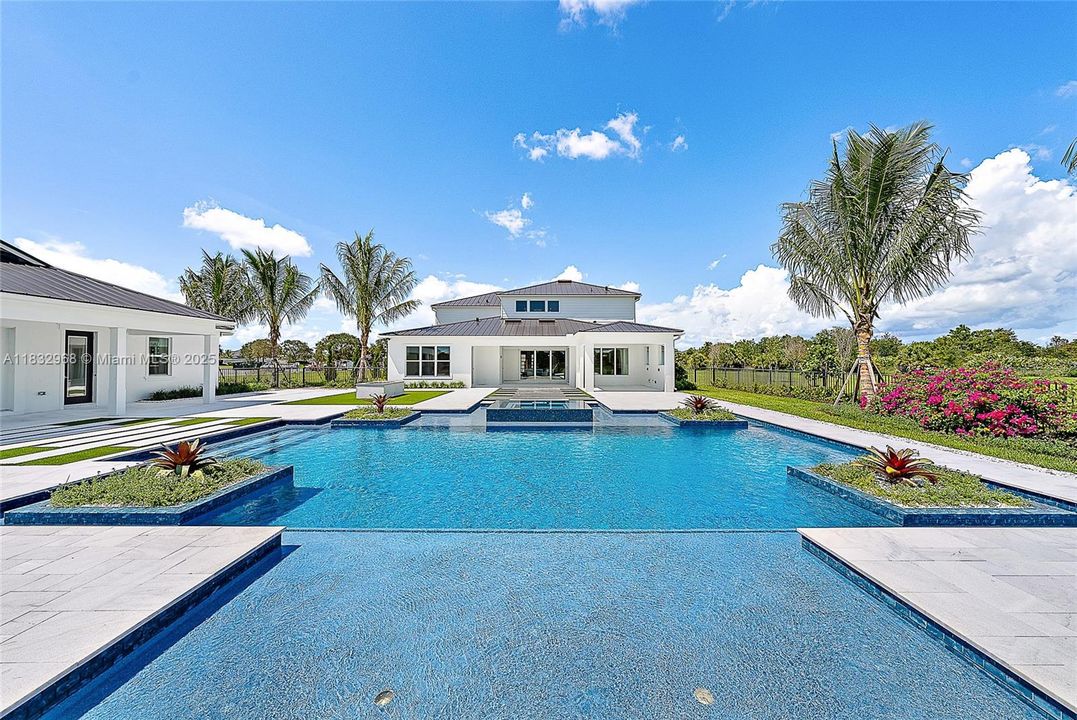 En Venta: $9,900,000 (6 camas, 7 baños, 7230 Pies cuadrados)