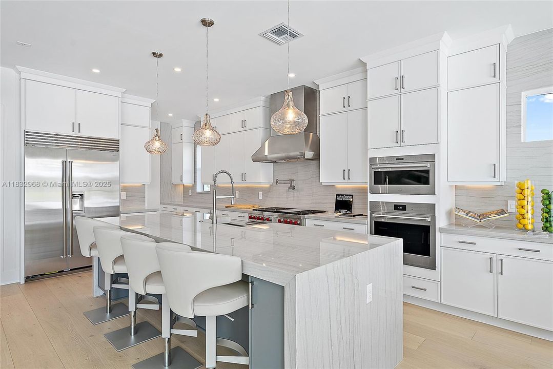 En Venta: $9,900,000 (6 camas, 7 baños, 7230 Pies cuadrados)