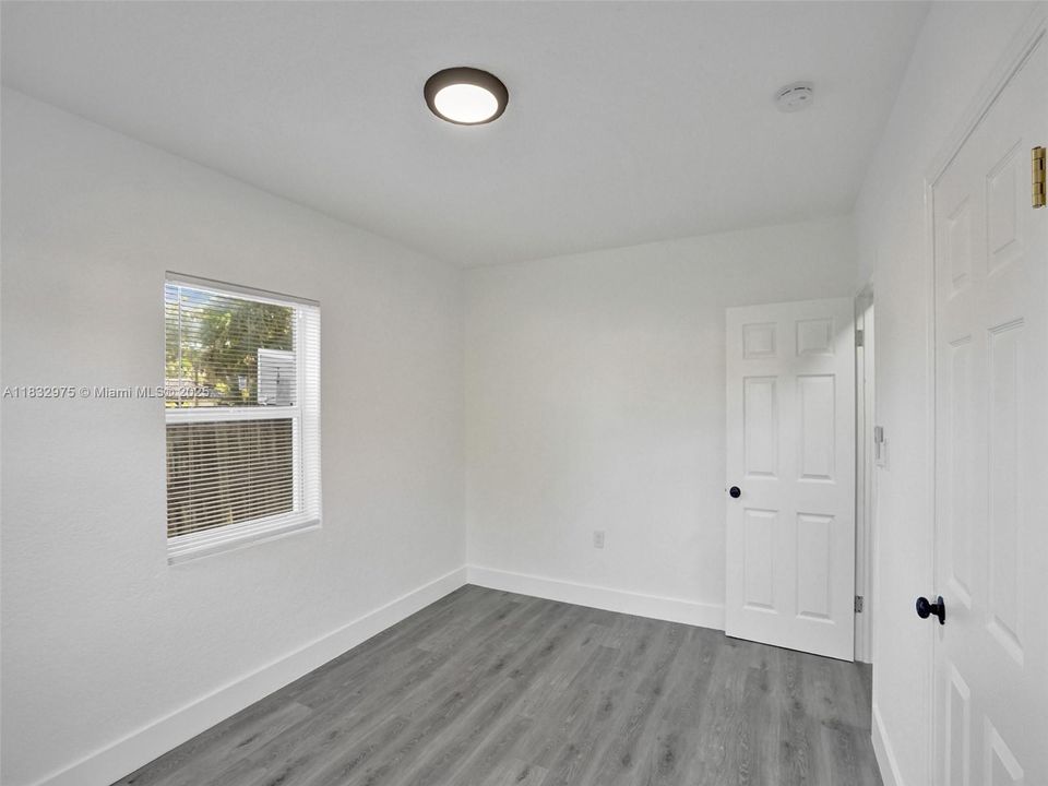 最近售出: $375,000 (3 贝兹, 2 浴室, 1178 平方英尺)