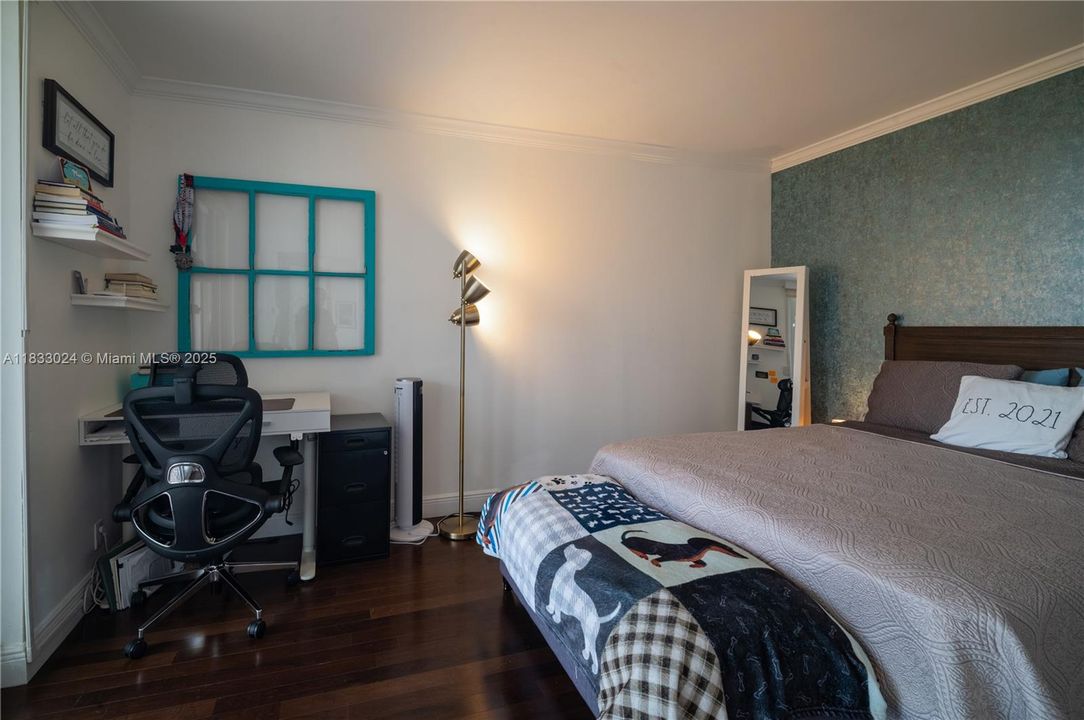 For Sale: $455,000 (0 beds, 1 baths, 717 Square Feet)