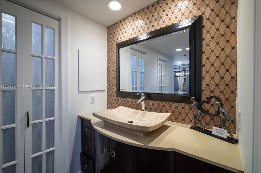 For Sale: $455,000 (0 beds, 1 baths, 717 Square Feet)