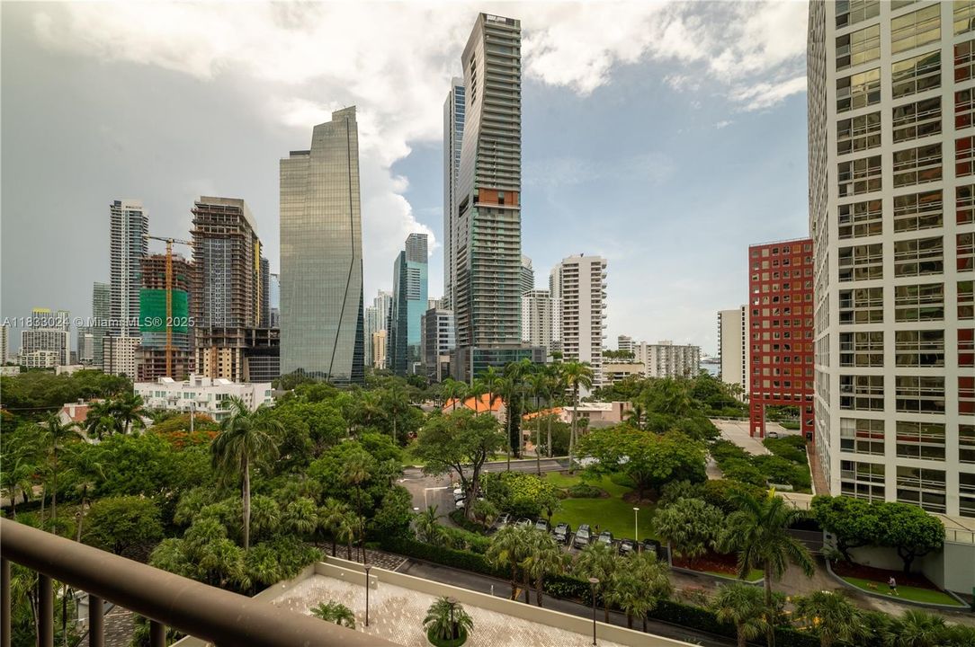 For Sale: $455,000 (0 beds, 1 baths, 717 Square Feet)