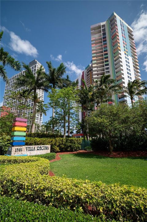 For Sale: $455,000 (0 beds, 1 baths, 717 Square Feet)