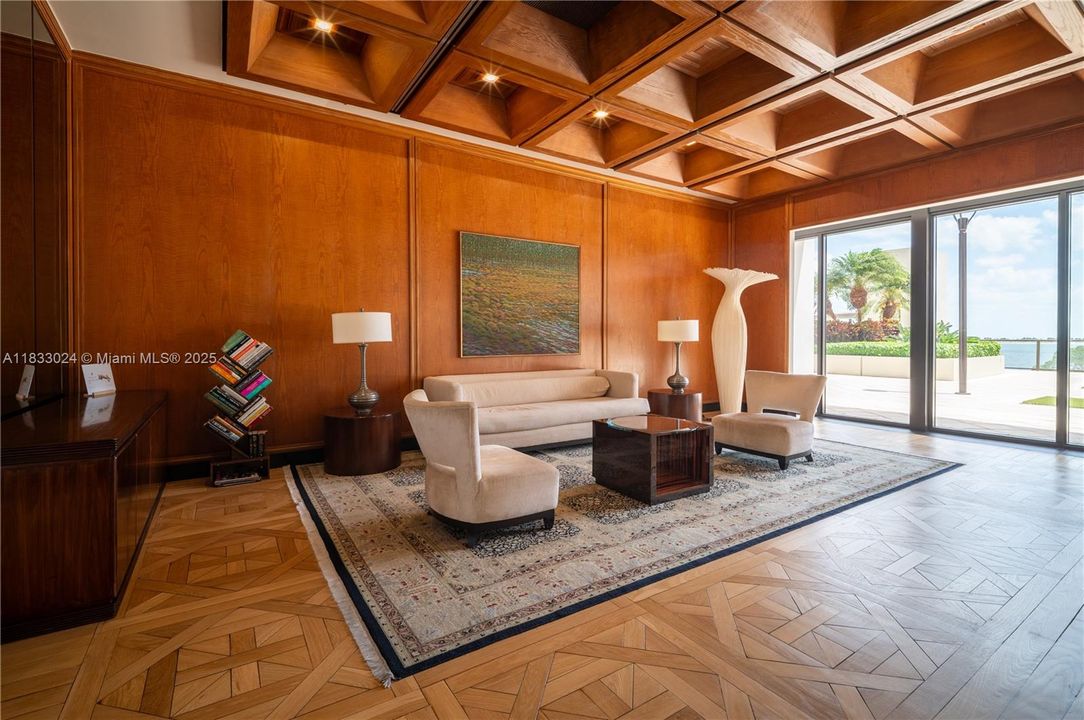 For Sale: $455,000 (0 beds, 1 baths, 717 Square Feet)