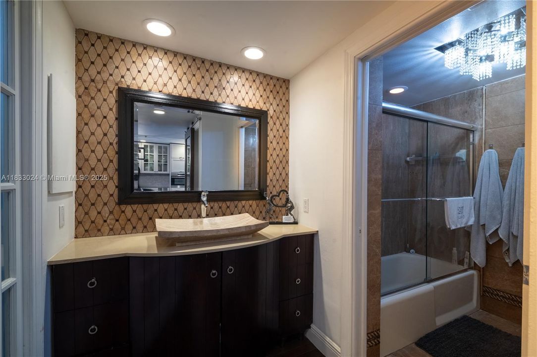 For Sale: $455,000 (0 beds, 1 baths, 717 Square Feet)