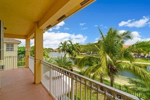 Active With Contract: $885,000 (5 beds, 4 baths, 3202 Square Feet)