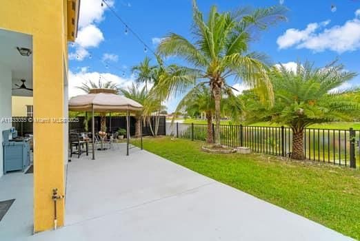 Active With Contract: $885,000 (5 beds, 4 baths, 3202 Square Feet)