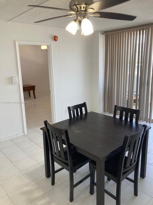 For Sale: $195,000 (1 beds, 1 baths, 828 Square Feet)